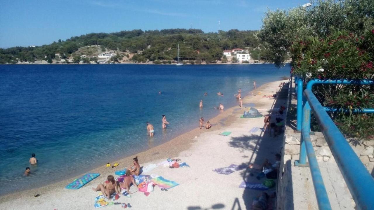 Apartments Vlado - 50M From The Sea Rogač Екстериор снимка
