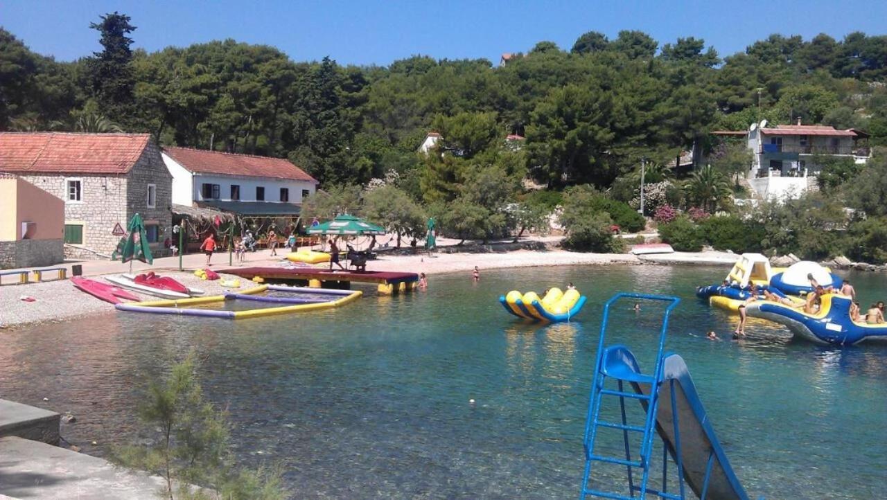 Apartments Vlado - 50M From The Sea Rogač Екстериор снимка